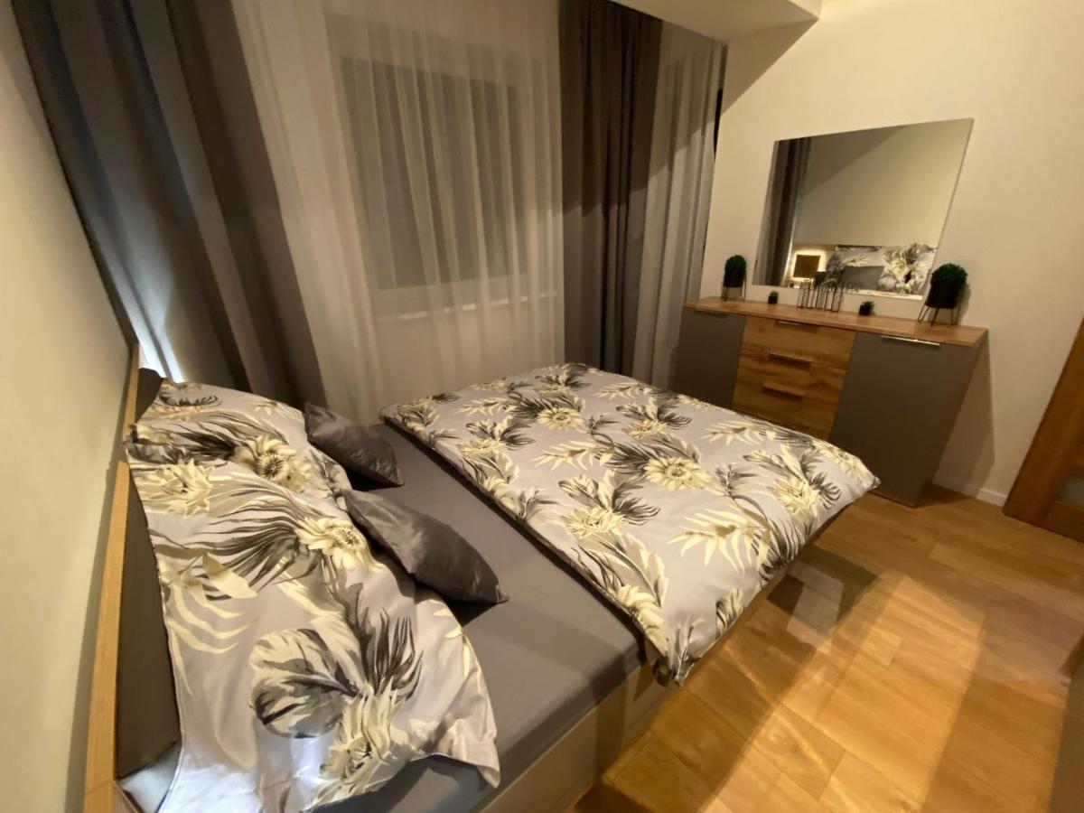 Apartment Mala Praha & Parking In The Garage Ζιλίνα Εξωτερικό φωτογραφία