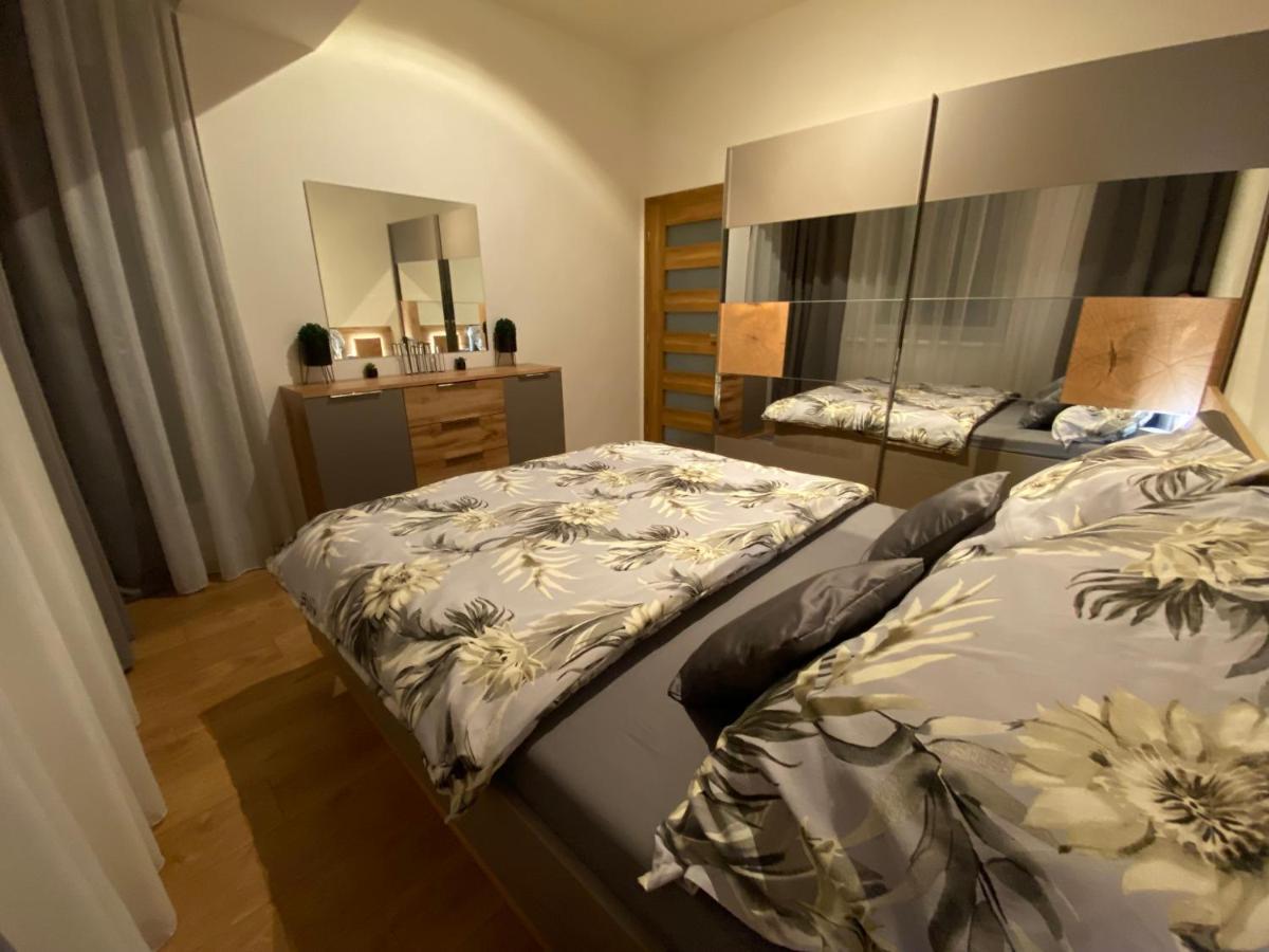 Apartment Mala Praha & Parking In The Garage Ζιλίνα Εξωτερικό φωτογραφία